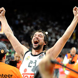 Sergio Llull celebrates 2015 EuroLeague win